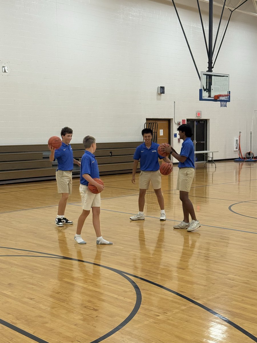 TangyBravesGolf's tweet photo. What happens when your tournament gets canceled but you still have pictures and media day? You hoop it up and play some knockout. We better stick to golf. #Athletes #GoBraves https://t.co/M2j078izps