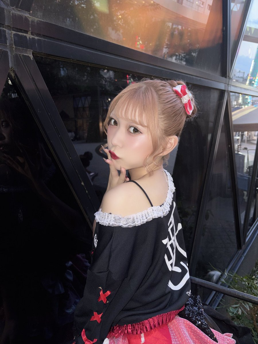 akuten_manaka's tweet photo.  ︎︎
好きって言える距離まで近づいていい、？
 ︎︎ https://t.co/o5a99QPDBQ