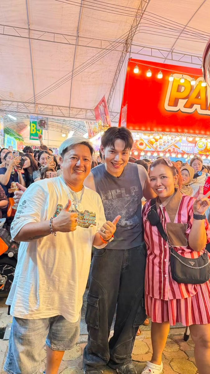naruritz_702's tweet photo. ถึงจะมีคนคอยเอาเปรียบ #โกโก้ในตำนาน แต่สิ่งที่อู๋มีคือกัลยาณมิตรที่ดีมาก ๆ ทั้งอินฟลูรีวิวอาหารชื่อดัง พี่ ๆ เจ้าของร้านดัง ที่คอยโปรโมทให้น้องเราตลอด ช่วยเป็นกระบอกเสียงว่าของน้องเราคือออริจินอลอ่ะ ดีใจตรงนี้กับอู๋จริง ๆ ทุกคนสู้กับมันมาก ��✨️💖

#ต้าห์อู๋ #DAOU #oueiija https://t.co/0Q3i8ieGMj