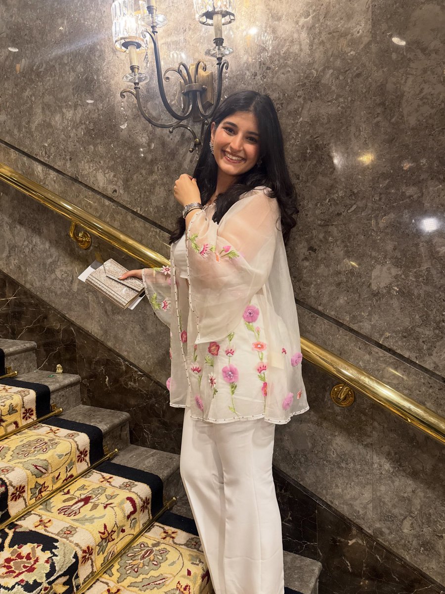 Kritika59s's tweet photo. Who will repost my picture ? Let's see  !! https://t.co/Mgv6rcHsG8