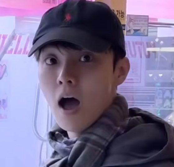 zerolovezip's tweet photo. 난 이런 동글동글한 큐 못 참음😤😤😤 https://t.co/Jicg9w5dSJ