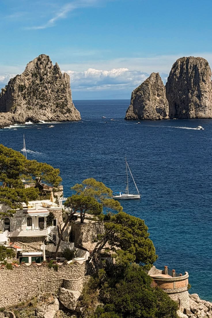 ____flowers__'s tweet photo. Capri, Italy https://t.co/phBEJe2xAf