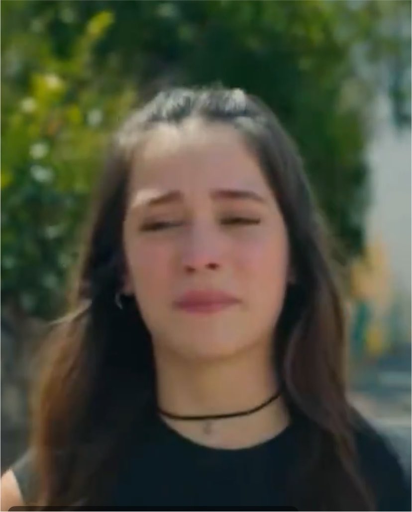 legallyblondex's tweet photo. sizce deniz hangi fotoğrafta kardeşinin kürtaj edildiğini öğrendi 1 dediyseniz yanılıyorsunuz çünkü orda arasın küçük bir kazadan çıktğını öğrendi cevap 2 :Dd https://t.co/8rY58NycmW