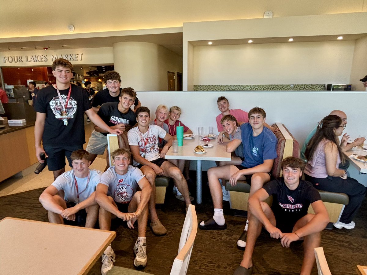 middletonhsfb's tweet photo. 📸 Photo Drop: Part 2️⃣

More from Middleton Football at UW Super Camp 🏈

Compete. Learn. Improve. Repeat. The work continues as we get closer to kickoff. 🔴⚪️

#MiddletonFootball #FlyTogether #DefendTheNest #UW https://t.co/SWKb3u2utf