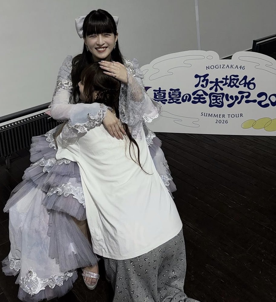 nogi_Syoma0404's tweet photo. もう1枚目で既に泣いてしまった…😭
卒業しても、あやてぃーとまゆたんの絡み見たいなあ😌
#吉田綾乃クリスティー
#田村真佑
#mayugram https://t.co/OaEhzuinEx