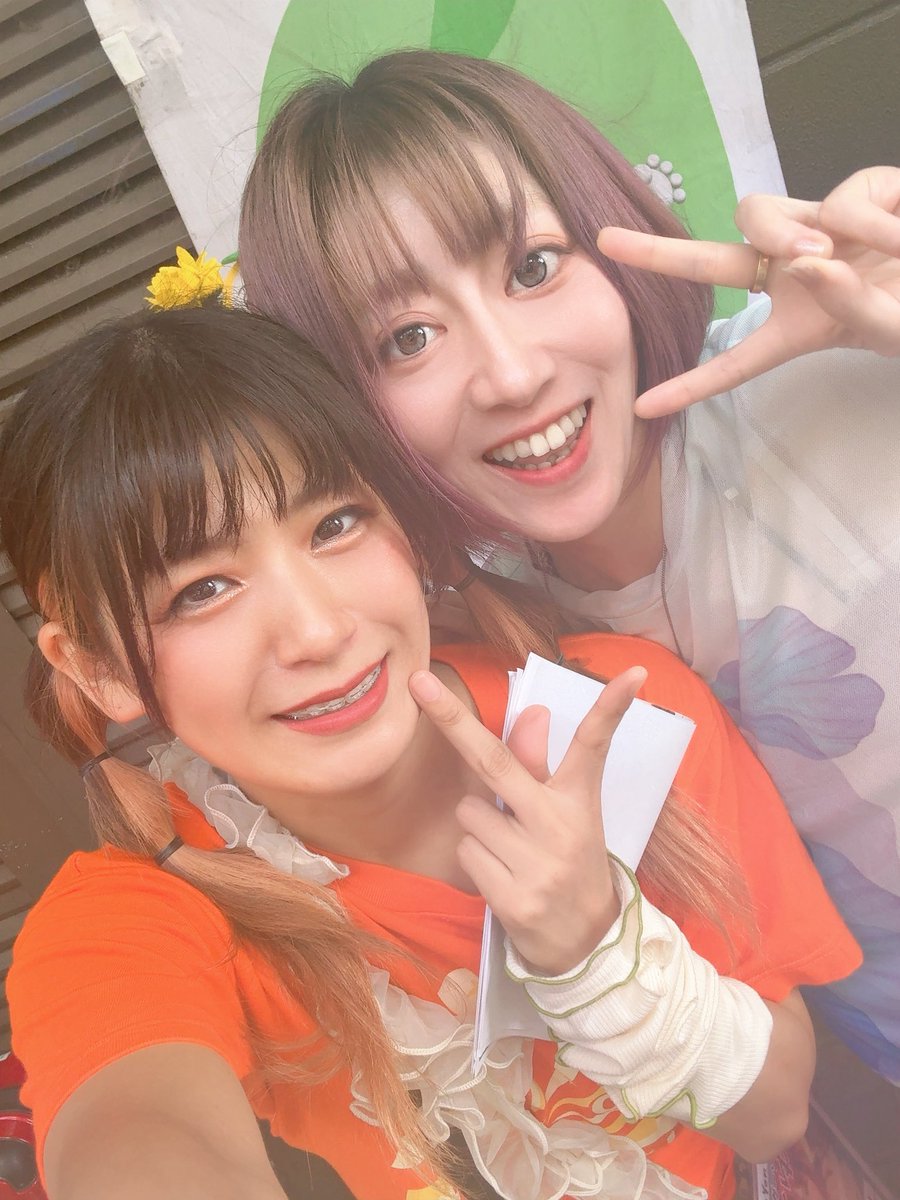 crayon_yuchi's tweet photo. 昨日8/9川崎銀座街バスカー、トッパーで歌いました🥰トッパーお決まりの注意事項読み上げ写真🤭私の出番間に合うように駆け付けてくれた皆ありがとう❤️‍🔥ちょっと今回チャレンジセトリにし過ぎて反省🤣
以前共演した事あるSUZUNEさん伊藤さゆりさん上宮三佳さんとお写真撮れた🤳そして途中離脱🙏✨ https://t.co/B1CeTnHmAY