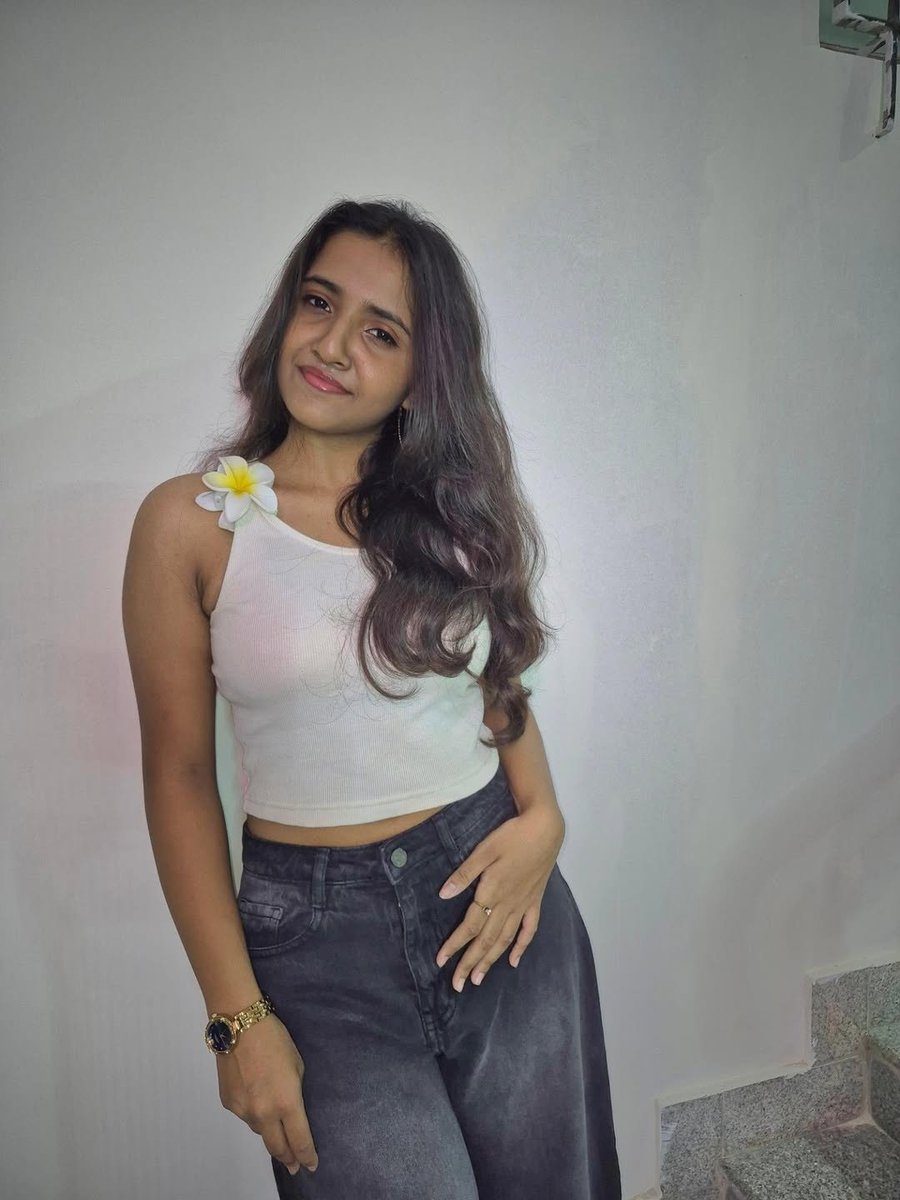 devileyery's tweet photo. Dilli ponnu🥶 https://t.co/KE7m4gqB74