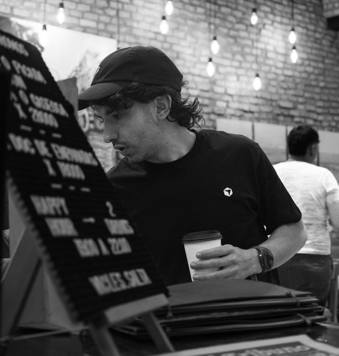 ArtuGrande's tweet photo. ☕️🇦🇷 Café @cursor_ai Salta Recap

On Saturday we hosted the first-ever Cursor Café in Salta!

120 registered through Luma, 75 showed up, and 60 Cursor credits were claimed.

We spent the afternoon coworking, meeting builders, sharing ideas and building with Cursor.

During the flash talks, I shared how I use Cursor in my work at @Celo, building @MiniPay Mini Apps and Web3 agents with their own wallets, using the @Vercel @eve framework.

I also demoed a 3D game I built during the week, explored different models, answered questions, and built a piano-learning app + coffee shop landing page live with the audience.

The best part? The community is already asking for the next one, and there’s interest in going even bigger with a Cursor hackathon 👀

We also had another coffee shop reach out about hosting a future Café with more space @JoakoMe 

There’s clearly a lot of energy around building with Cursor in Salta. This feels like just the beginning. 

Huge thanks to @benln  and @ftnabeelah for the trust and support throughout the organization.

Salta, we’re just getting started 🇦🇷