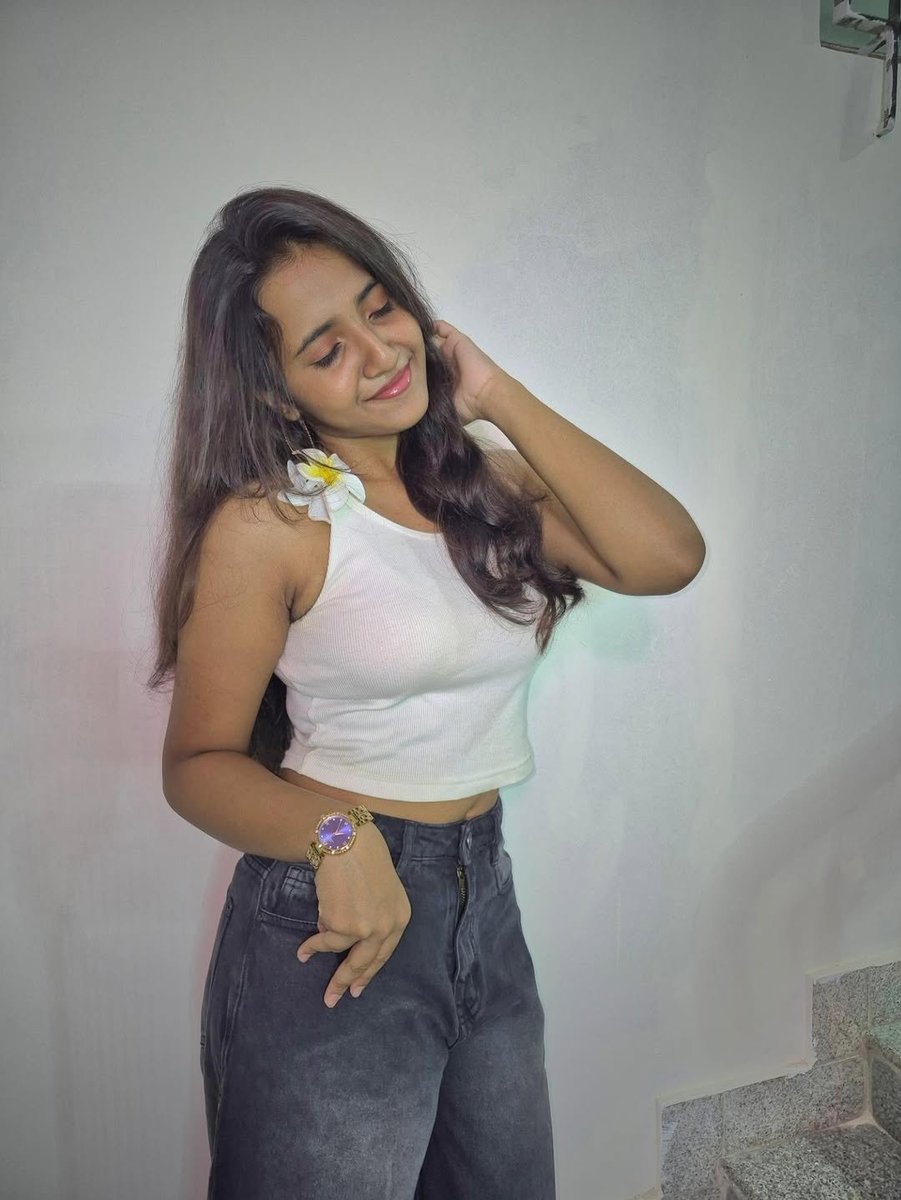 devileyery's tweet photo. Dilli ponnu🥶 https://t.co/KE7m4gqB74