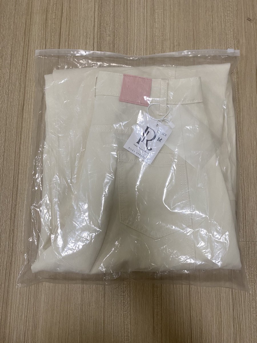 y_yuwarin's tweet photo. ส่งต่อกางเกง แบรนด์ Riley.apparels Size M ราคา 500 บาท รวมส่ง ( New in Pack) สนใจทัก DM มาสอบถามเพิ่มเติมได้นะคะ #rileyapparels #ส่งต่อriley #ส่งต่อrileyapparels #ส่งต่อเสื้อ #ส่งต่อกางเกงยีนต์ #โล๊ะของ #โล๊ะเสื้อผ้า https://t.co/6TFYbYfBZh