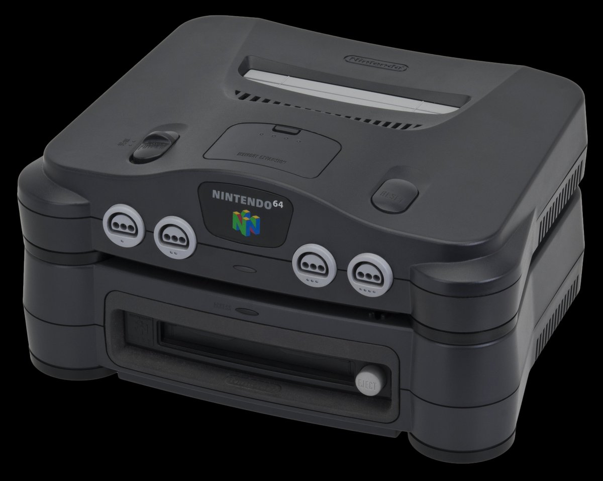 AllmightoFranky's tweet photo. [1/2] 1 Jour 1 accessoire JV #retro!Aujourd’hui le #64DD pour la #Nintendo64 sorti uniquement au Japon le 1er décembre 1998!Un flop à juste 15k d’exemplaires vendus,il permettait une connexion internet laborieuse via le réseau #Randnet! #N64 #Nintendo #retrogaming #80s #90s https://t.co/qORB2yOczf