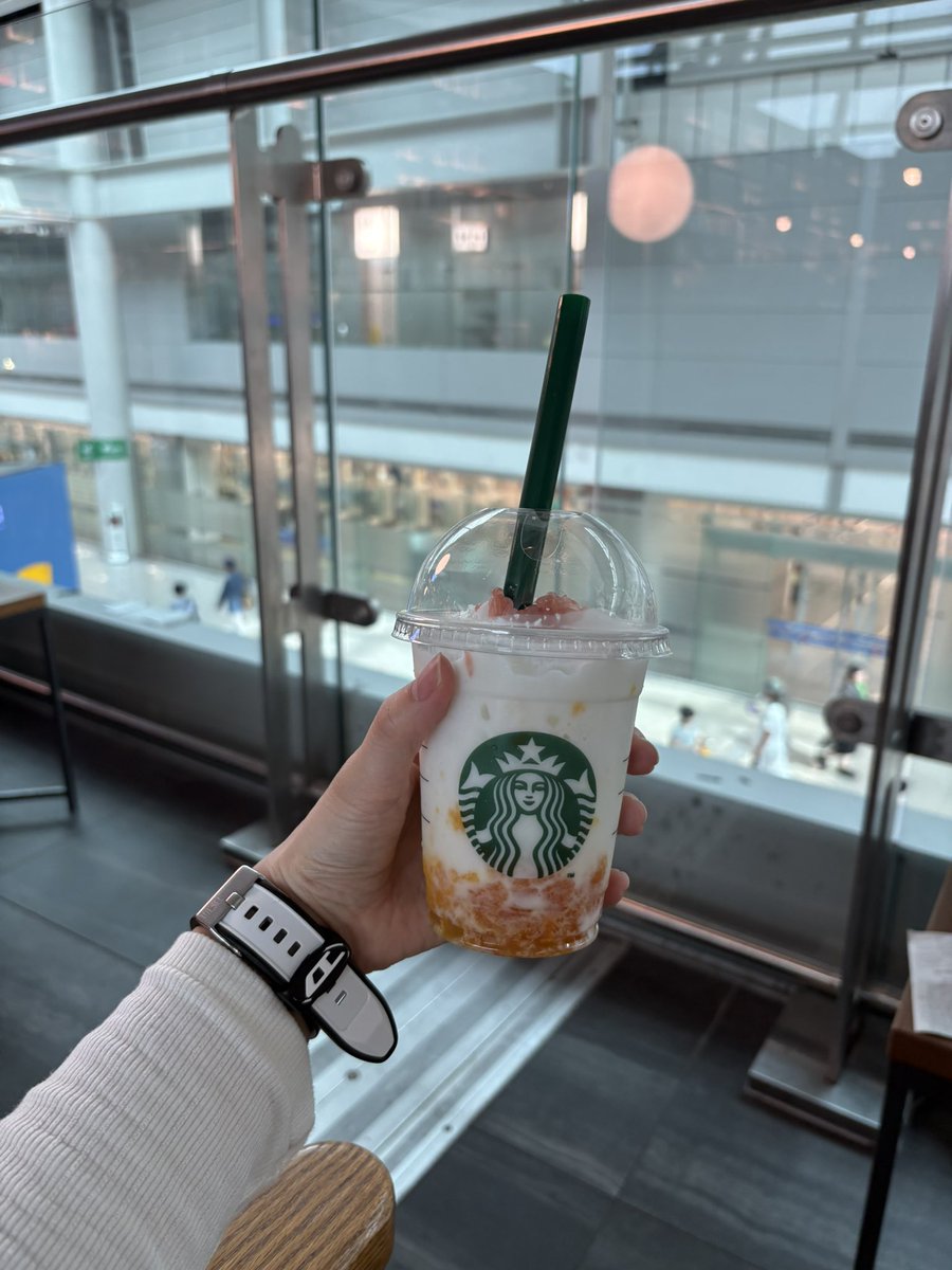 pinkyomin's tweet photo. 韓国🇰🇷スタバ🫶🏻💕💕
夏限定グレープフルーツマンゴーココフラペチーノ🥭めちゃくちゃ美味しかった✌🏻✌🏻💕 https://t.co/qp2hXfJcBu