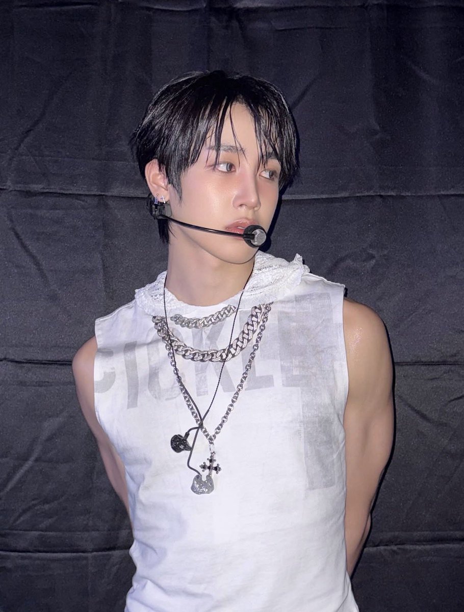 crystin2003's tweet photo. HE IS INSANE- HUNTER WHAT DO YOU THINK YOURE DOING AHHHH- TOO BEAUTIFUL SQUWAAAAAA🦅🦅🦅

#xikers #hunter #헌터 https://t.co/Nt95tntJLj