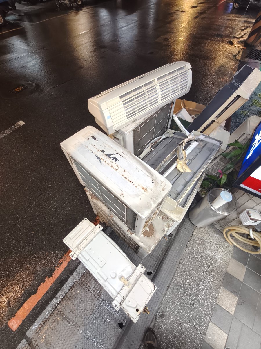 s8705132002's tweet photo. 今日的量八台舊機樓上搬下來，還有8台新機要搬上樓走了16趟！
晚上在健身會不會我的肌肉不是觀賞用的，哈！

#冷氣人生
#腹肌目標 https://t.co/rX23eMnAKR