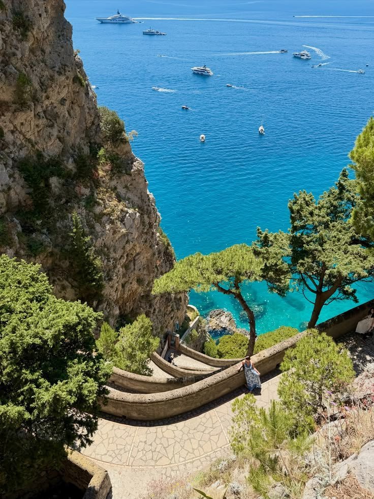 ____flowers__'s tweet photo. Capri, Italy https://t.co/phBEJe2xAf