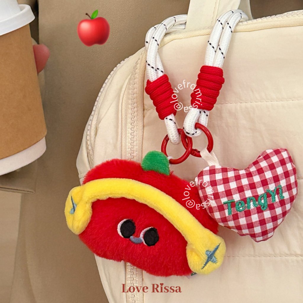 https_yeriheart's tweet photo. BAG CHARM YANG BIKIN TAS MAKIN STAND OUT 🪄✨️

— a thread 🛒 https://t.co/GcmjVeIlJV