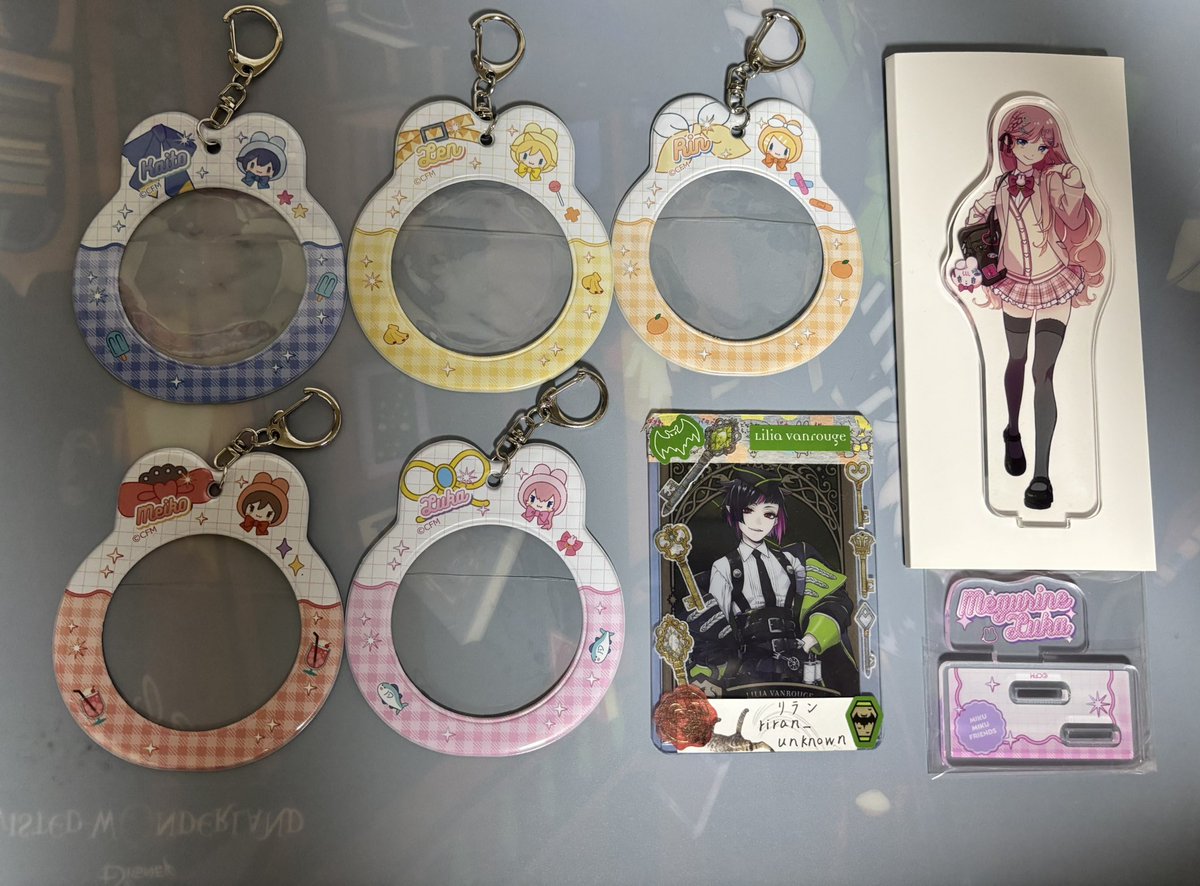riran_unknown's tweet photo. 【交換/譲渡】初音ミク キャンドゥ 100均 コラボ クリアカード ステッカー バラエティシール 缶バッジ 缶バッジホルダー

求:画像3 初音ミク 定価+送料>異種初音ミク
譲:MEIKO 鏡音レン 鏡音リン 巡音ルカKAITO 

検索からでもお気軽にお声掛けください。 https://t.co/EaEHHvKQM8
