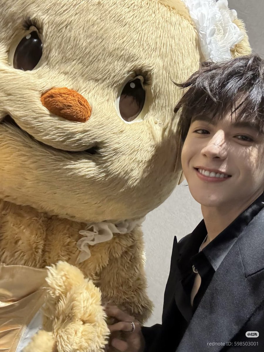 cuteaylio_'s tweet photo. He’s literally the cutest! 🥺

#Aylio #lyusitong https://t.co/VljGY7ZMTl
