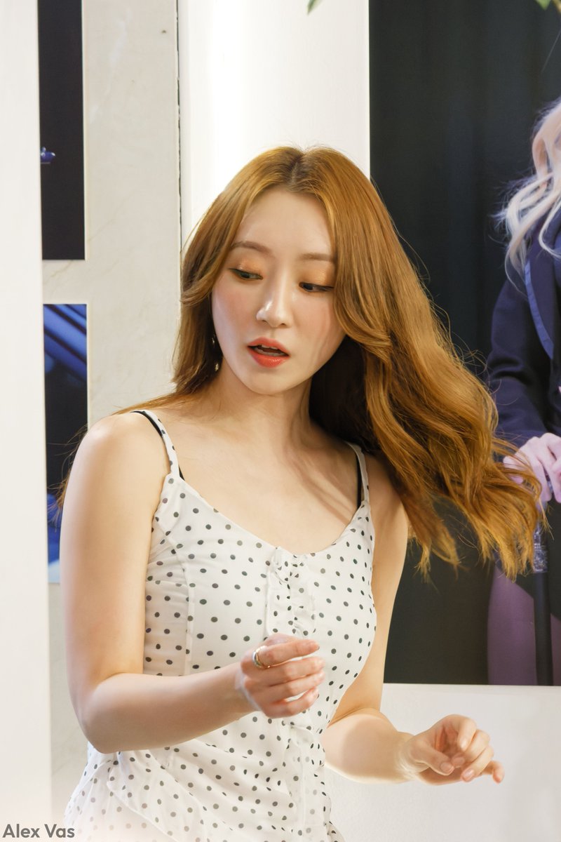virusalexx07's tweet photo. 260810 Sua Birthday Cafe
#UAU #Dreamcatcher #유아유 #드림캐쳐
#Sua #수아 https://t.co/KRzEg6FO85