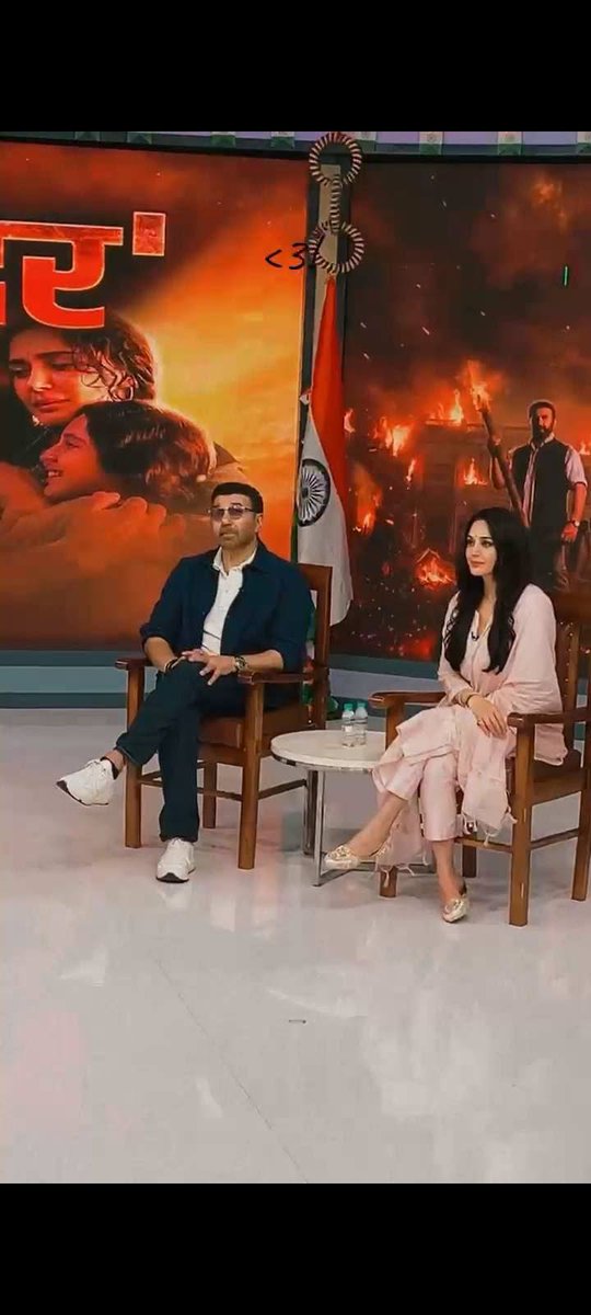 bitnoidacampus's tweet photo. 🎬 A Star-Studded Learning Experience at Zee Studios! ✨
Students of Birla Institute of Technology Mesra, Noida Campus had an exciting opportunity to interact with acclaimed Bollywood actors #Sunny Deol and #PreityZinta at @ZeeNews Studios.
#BITMesra #BITNoida #ZeeStudios https://t.co/WaJAHDE8cl