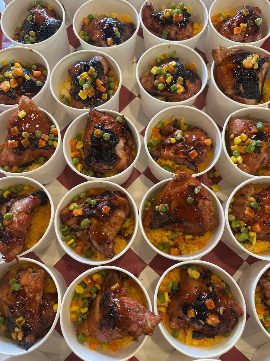 angatbuhay_ph's tweet photo. MORE HOT MEALS FOR FLOOD-AFFECTED COMMUNITIES

As the rains and flooding continue to affect communities in Quezon City and nearby areas, more families and evacuees are receiving warm meals through the continued efforts of Kusina ng Pag-asa and the Maginhawa Food Community. https://t.co/G8zMIOA4Wf