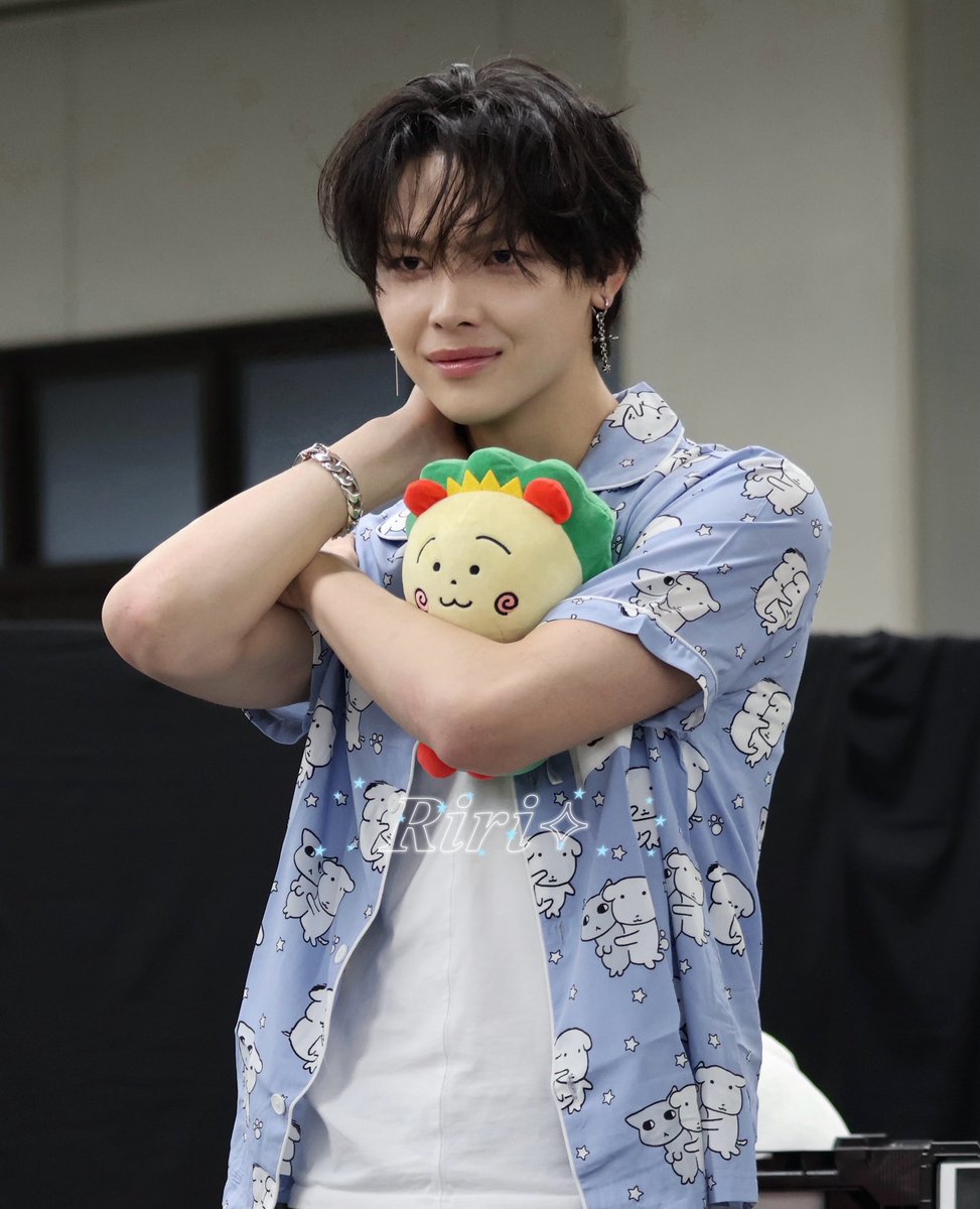 ham_mogu_'s tweet photo. 260802 &amp;TEAM We on Fire 
プレミアムサイン会 大阪 プレサ

他の方のテム✨コジコジ✨を見たニコラスくん

🍓「野菜❓野菜ですか❓🥦︎」

ｗｗｗｗｗｗｗｗｗｗｗｗｗｗｗｗｗｗ

(おもろニコラスくんを引き出したテム主さま神😭👏🏻✨)

#andTEAM 
#andTEAM_NICHOLAS 
#NICHOLAS  #ニコラス #니콜라스 https://t.co/rEmEdeuDc9