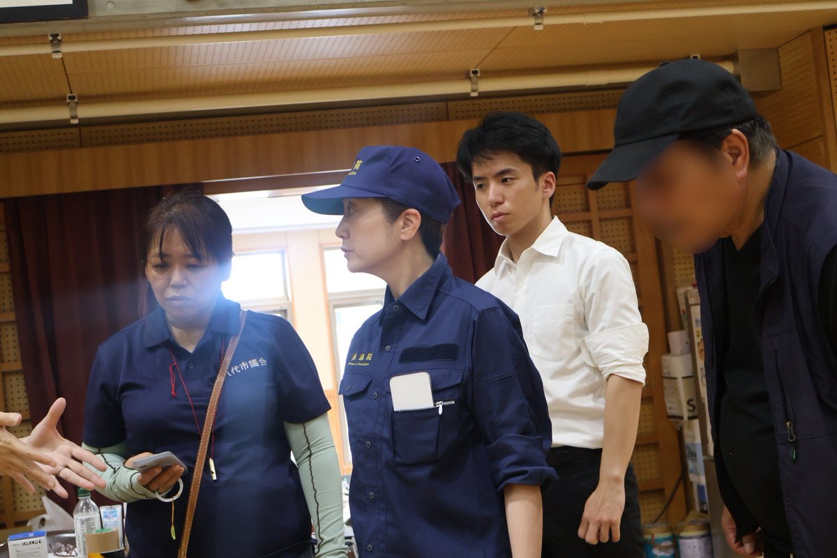 CHIKAMARU_'s tweet photo. 【八代市視察へ】
昨日、令和8年 #熊本地震 を被災された八代市を #いのちの党 #奥田ふみよ 参議院議員と視察いたしました。
地元の #みずた千春 市議に案内で被災された家屋や避難所、史跡を訪問。

目の前の光景を受け入れるので精一杯で、言葉が出ませんでした。

次へ↓ https://t.co/yS6Tezy9yM