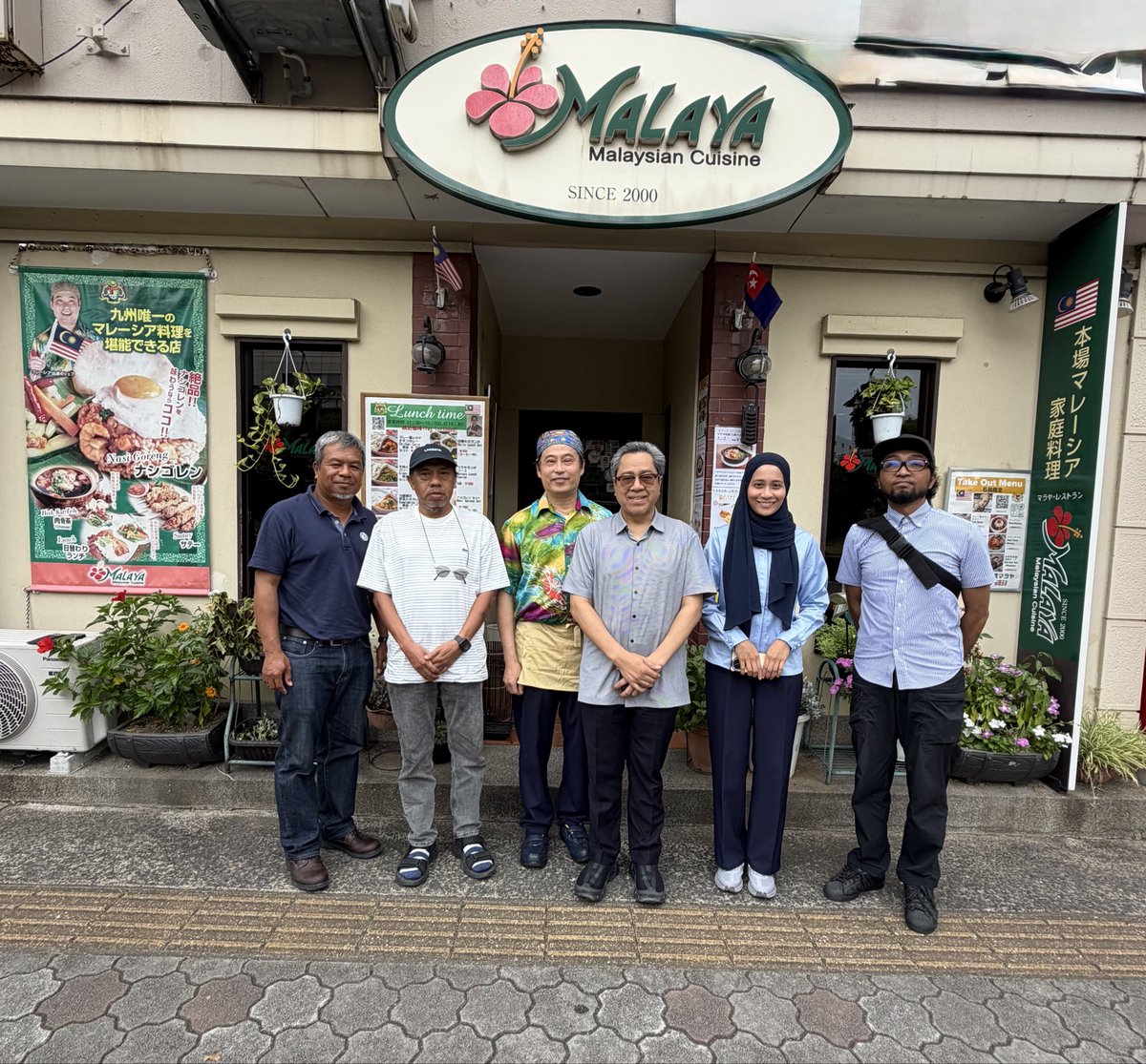 rozianghani's tweet photo. In Nagasaki, I hosted lunch for Malaysian working professionals at Malaya Malaysian Cuisine. Operated by Lock Hon Chiow since 2000, the restaurant brings the taste of 🇲🇾 to Kyushu. It felt good to know Malaysians  who bring the good name of 🇲🇾 in 🇯🇵

@MYEmbassyJapan https://t.co/xxoNiqy0w0
