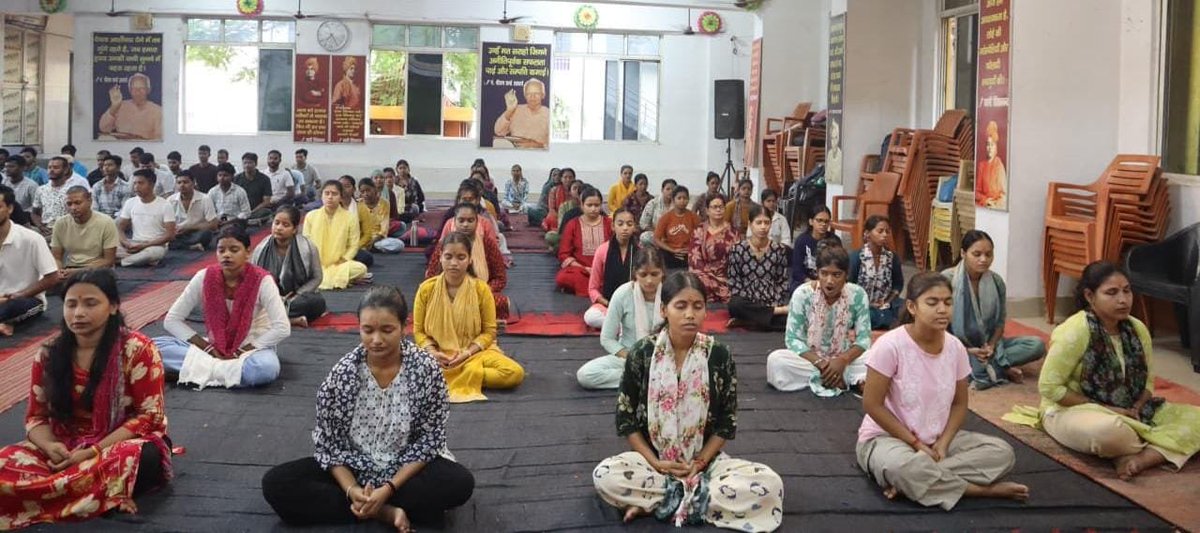 pypbihar's tweet photo. A new journey of transformation begins! 🌱
PDC Batch 175 begins a journey of self-development, purpose and Yuga Nirman. 172 young minds. One powerful resolve—to transform themselves for a better tomorrow!
#PDC175 #PYPBihar #YuvaShakti https://t.co/PuEK2H4YAu