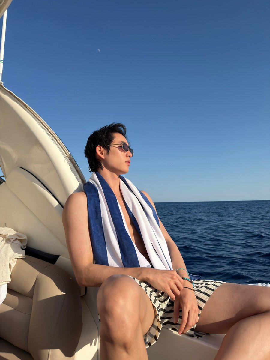 harxeuphoria's tweet photo. EST INSTAGRAM UPDATE IN SPAIN! 🥵🖤

🦈: island hours 🌊☀️

꒰ #est_rvp ꒱ https://t.co/NfpVavPfCu