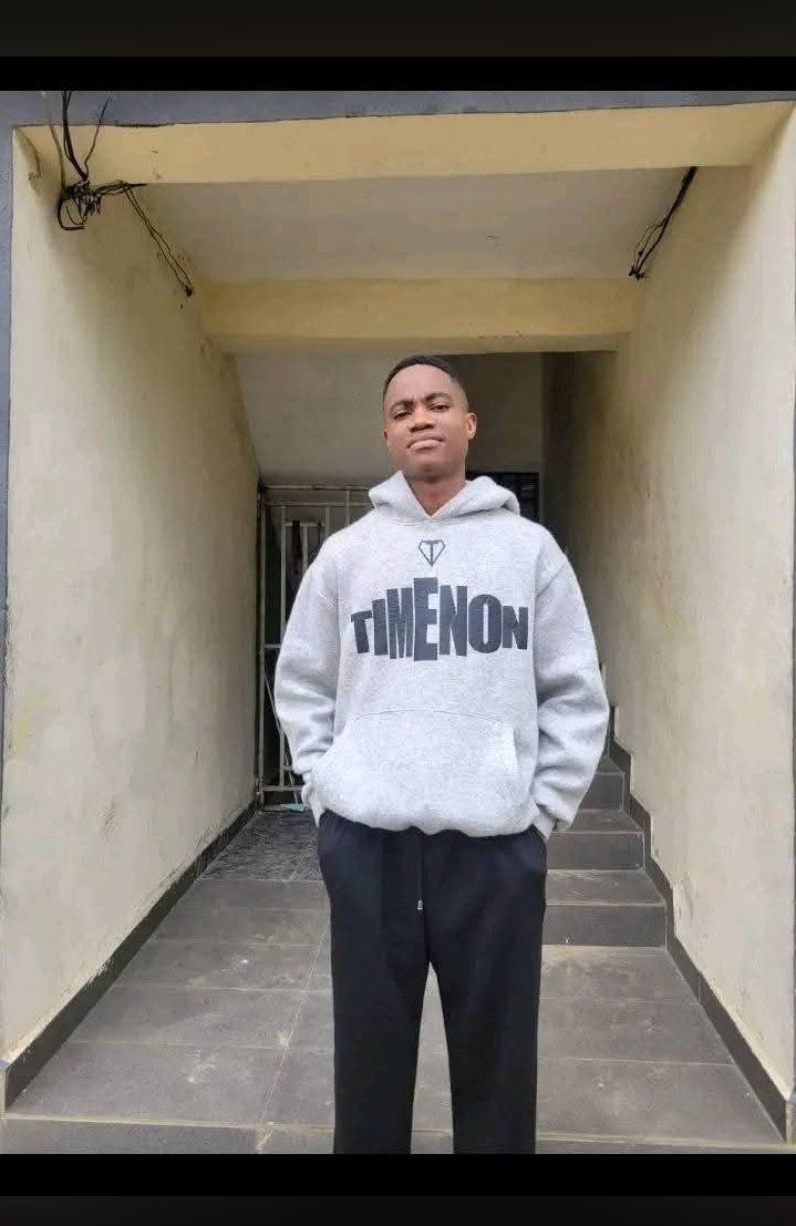 Timenonbrand's tweet photo. Dreams may be different, but the hope behind them is the same. Difficult, Not Impossible
Shop your premium Hoodies and caps now available in Black and Grey.
Free delivery in Uyo
Global shipping available 🚐
https://t.co/WasGVZJrvi
#timenon #streetwear #fyviral https://t.co/kyLifG3kR1