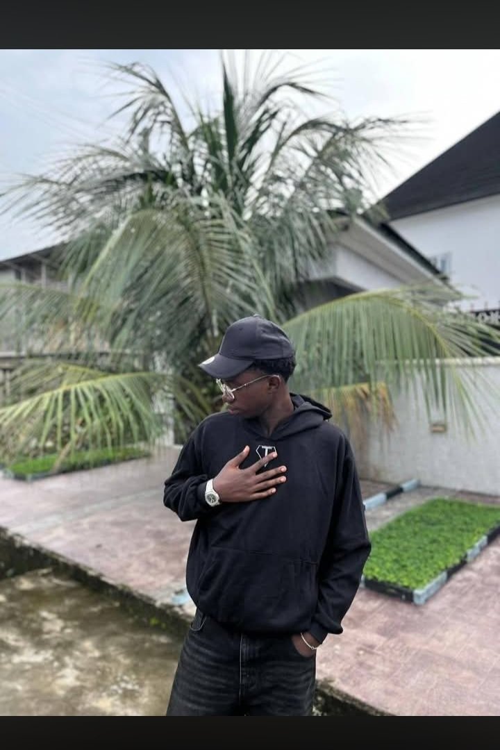 Timenonbrand's tweet photo. Dreams may be different, but the hope behind them is the same. Difficult, Not Impossible
Shop your premium Hoodies and caps now available in Black and Grey.
Free delivery in Uyo
Global shipping available 🚐
https://t.co/WasGVZJrvi
#timenon #streetwear #fyviral https://t.co/kyLifG3kR1