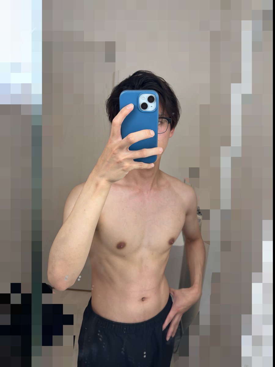 Ku_MaToMo's tweet photo. 友達からナイトプールに誘われたので約3ヶ月筋トレ頑張りました‼️‼️‼️

うおおおおおおおおおこれで明日は爆モテだぜェ〜〜‼️‼️‼️‼️‼️ https://t.co/AffjlMssGk