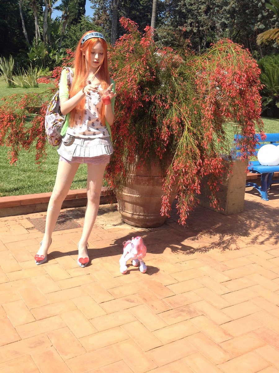 hawmfawn's tweet photo. Midsummer whimsy full of cold desserts and  bathed in the sun, my ginger blonde strikes as I become one with the season https://t.co/SyYz8yc9S0