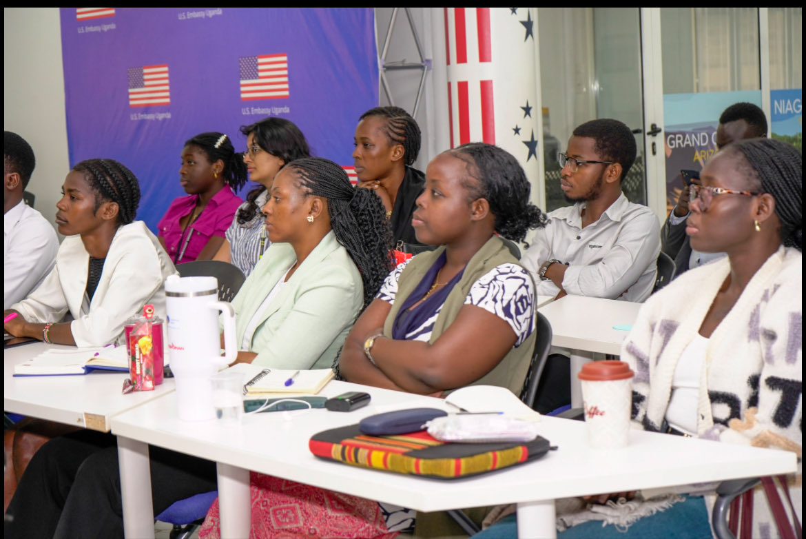 IamTheSparrow's tweet photo. Teaching Media &amp; Foreign Policy @CPSS_Ug brings me at the intersection of law, media and policy. Media doesn’t just report events. It shapes narratives, public opinion and how countries are perceived.
In the age of AI, who shapes the narrative matters. https://t.co/gmHNS2IOlL