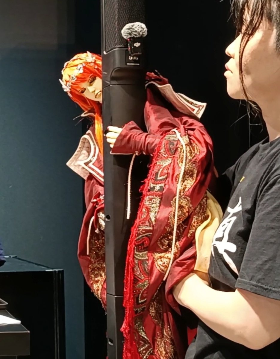 E_Saniwa_328's tweet photo. 萬軍破と殤不患好きのとうらぶ審神者(源覚刀好き)が50枠に入れて撮れた動画(その四)

リクエスト内容
■萬軍破と殤不患の演練をリアル戦闘と勘違いして乱入した浪巫謠(←だいたい)

＊ぜひ浪巫謠クラスタに届いてー！ヒョッコリ浪巫謠(5秒位)

'26.8.8 有楽町マルイ
#特撮人形劇の世界展 
#霹靂布袋劇 https://t.co/HZYisMk2Ex