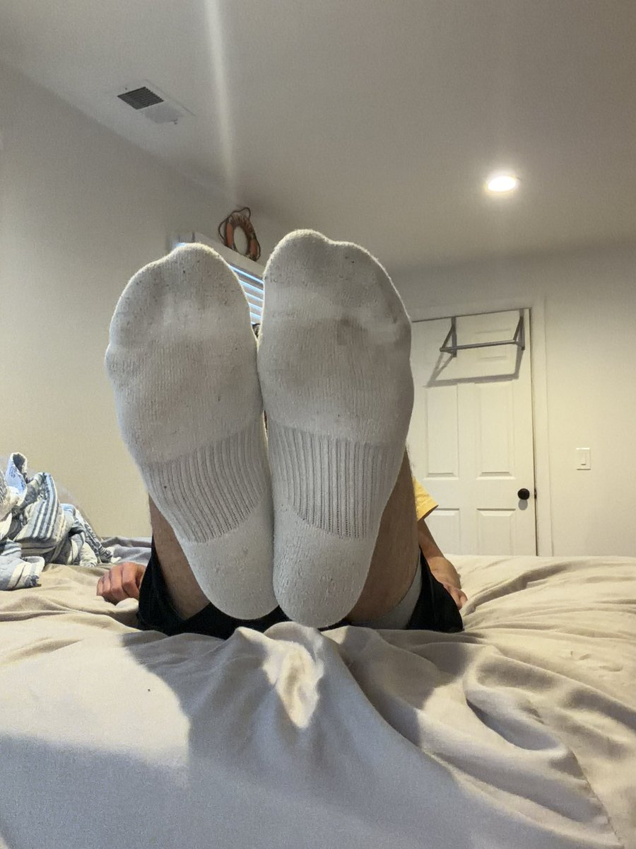 feetbash tweet picture