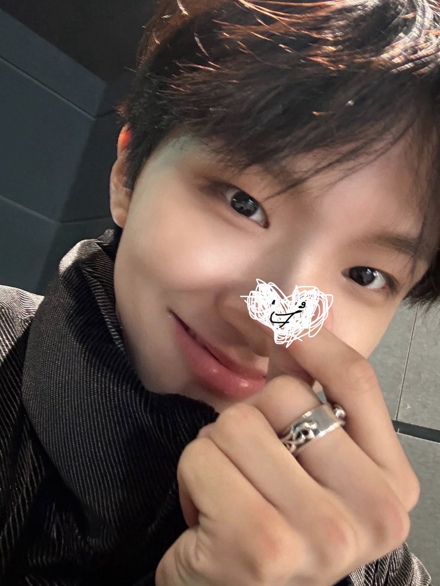 iwaspumpkin's tweet photo. 아무도 나랑 안놀아줘 나랑 놀아줘 https://t.co/S1SB8wIMDO