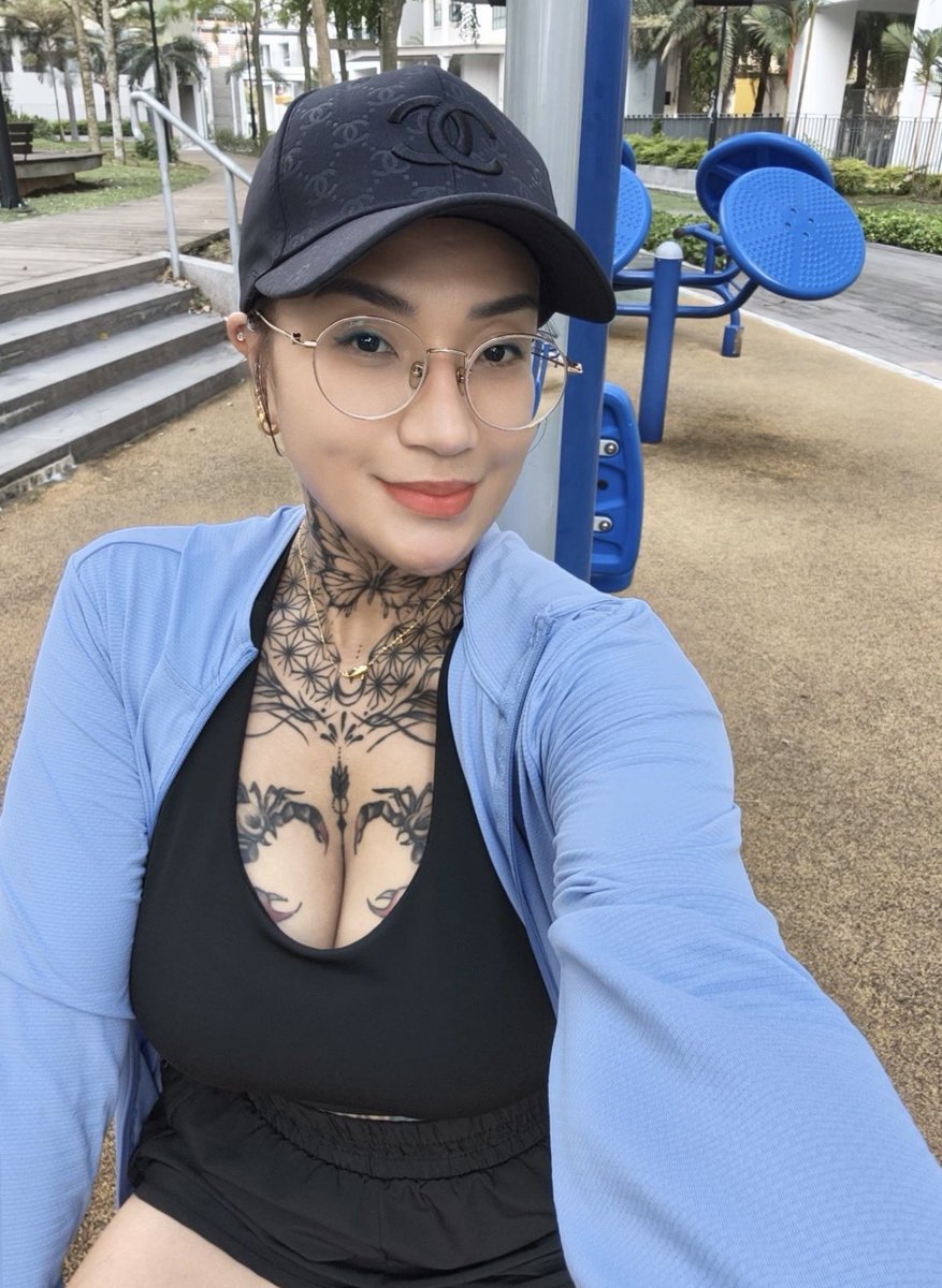 meltinginsg's tweet photo. titty tatted up cunt
#sg #milf https://t.co/mSLD2MpTtl