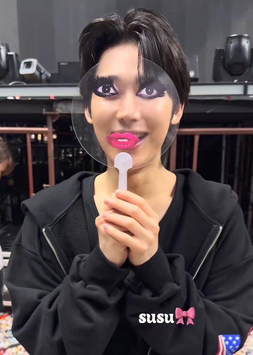 Enhagyy's tweet photo. They literally dgaf about idol image 😭😭😭 https://t.co/diruk62tJA