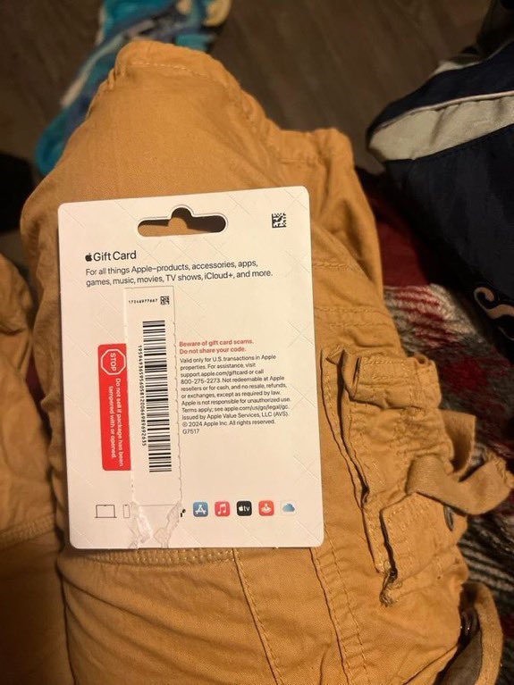 JasonWillizi's tweet photo. I got $250 gold card? https://t.co/Kcg2rD3iFK