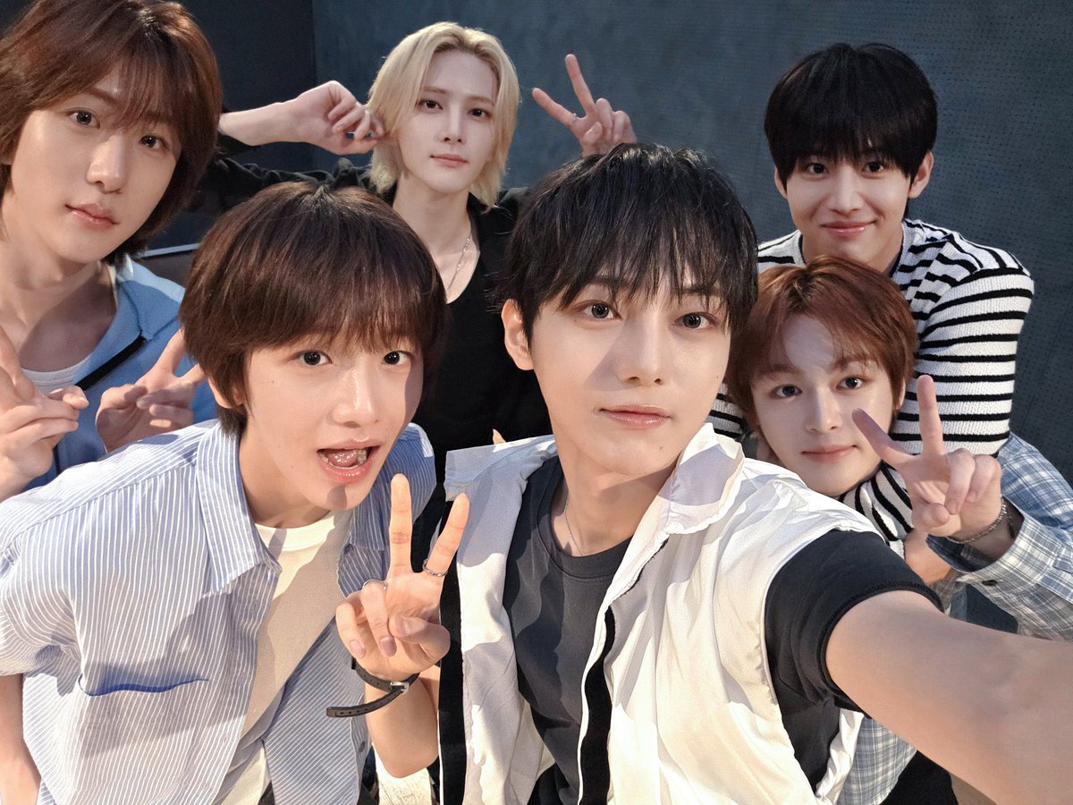 33DAESON's tweet photo. 강아지들 다 아이딧이고
고양이들 다 에이엔임 https://t.co/tvIJTk3ifZ