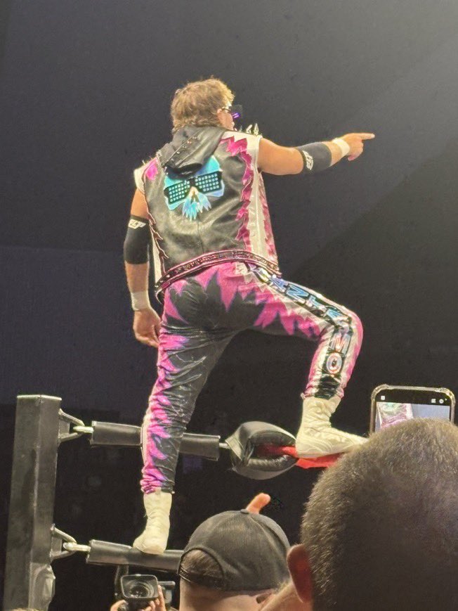KenshinRell's tweet photo. ELP wrestled on the latest set of ROH tapings in Colorado! 

All Elite Graphic coming soon? 👀👀

📸 | @HeelQueen135 https://t.co/eGjwGojebx