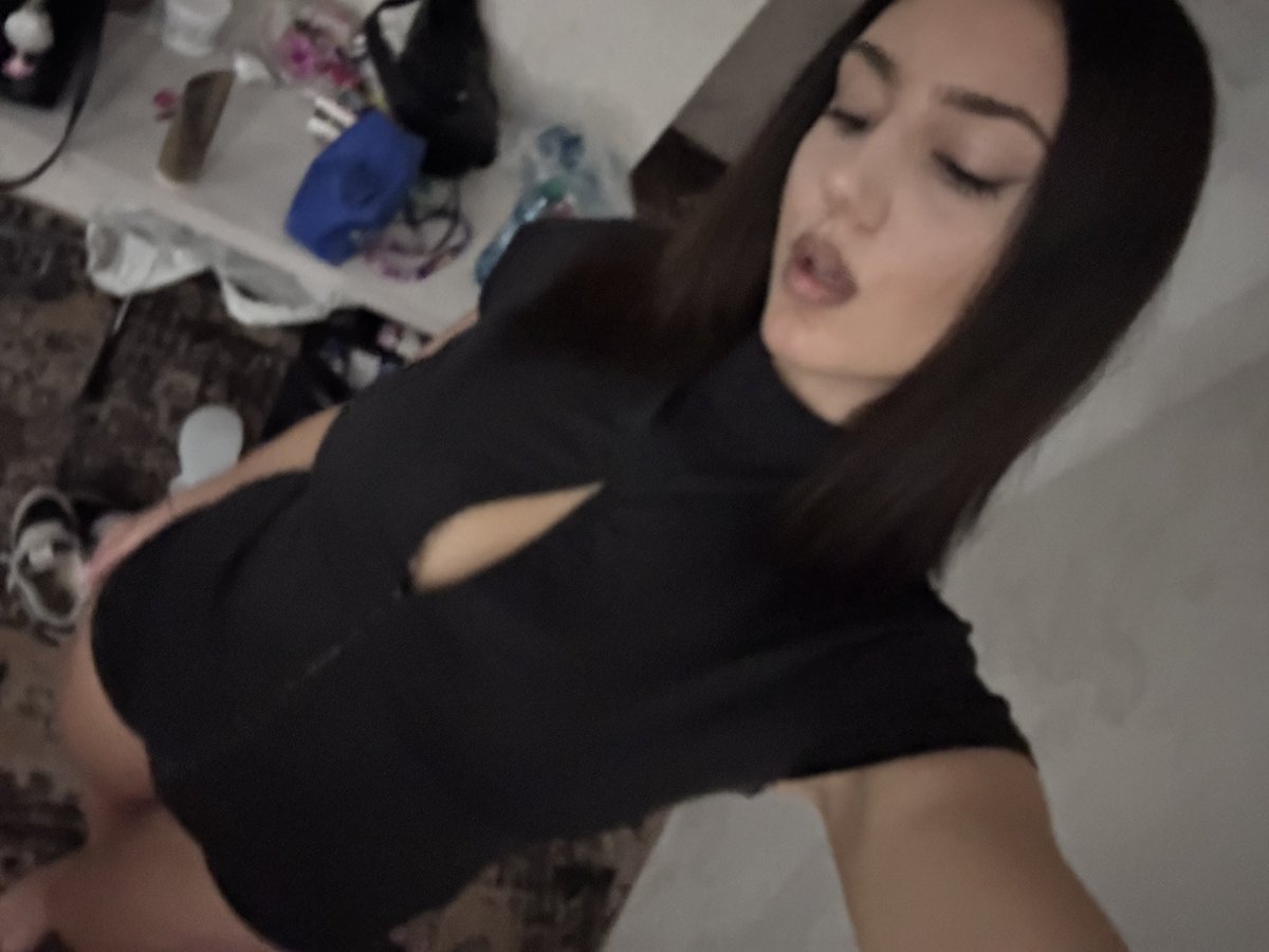 carluxee's tweet photo. 💸💸💸 https://t.co/d2Krc0sI1V