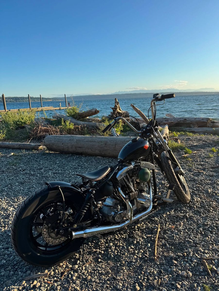 LowbrowCustoms's tweet photo. So many Lowbrow Goodies on this killer Shovelhead from @julianx3__ killer work! #lowbrowcustoms #choppershit #choppers #shovelheadsrule #shovelhead https://t.co/PFyK9ObpeW