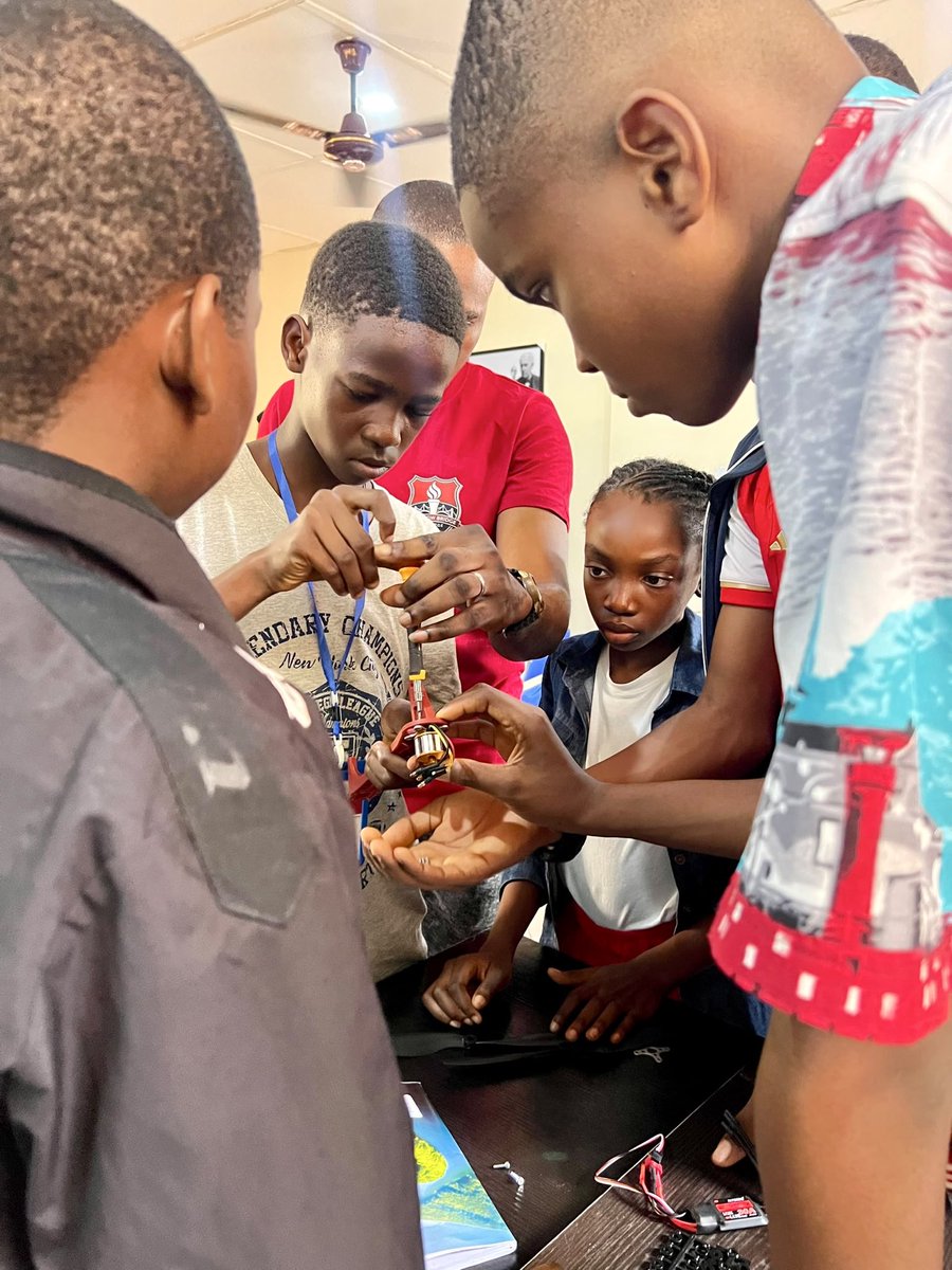 winexviv's tweet photo. Our young engineers have started making their drones.

Enugu and the rest of South East will experience greatness. https://t.co/ZhhNKkfZrl