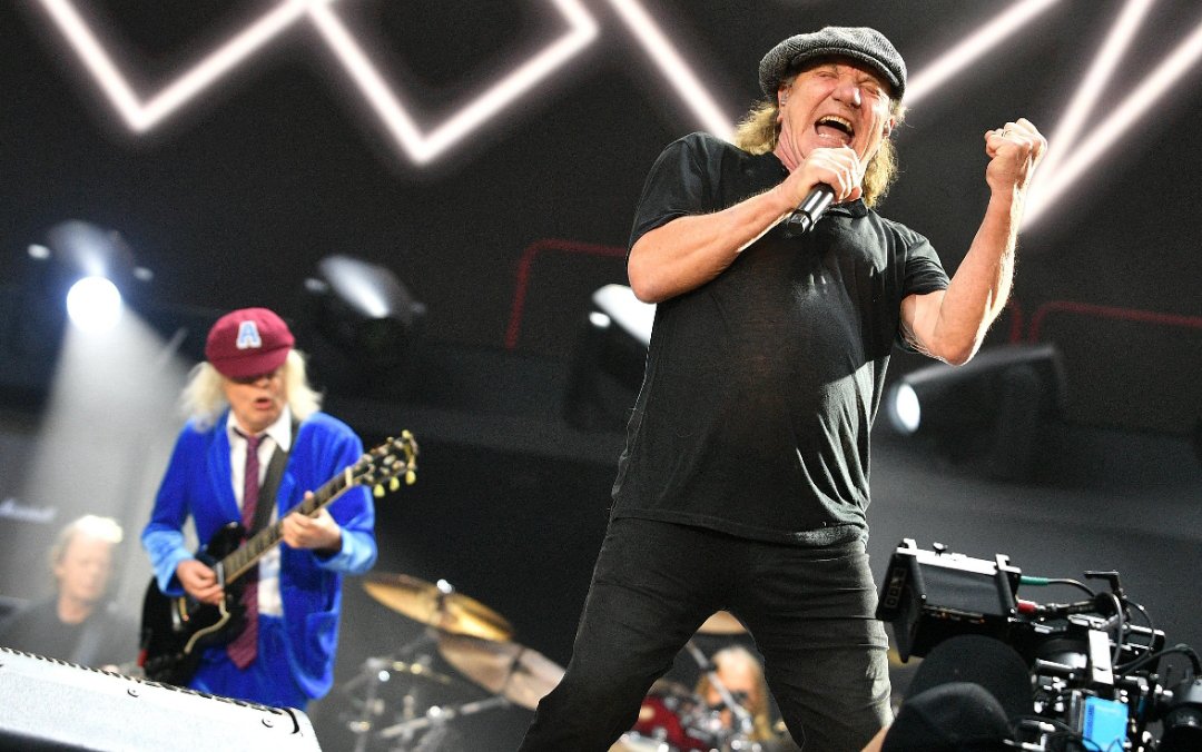 BrianJ2_n8's tweet photo. VANCOUVER! 🇨🇦⚡️ You ready to shake BC Place?!
Next stop: August 13th! We’ve got the guitars, the noise and the rock ’n’ roll… now we just need YOU! 🤘🔥
Let’s make the roof shake! 😂🎸
#ACDC #PowerUpTour #Vancouver #BCPlace https://t.co/uRLs6nJguw