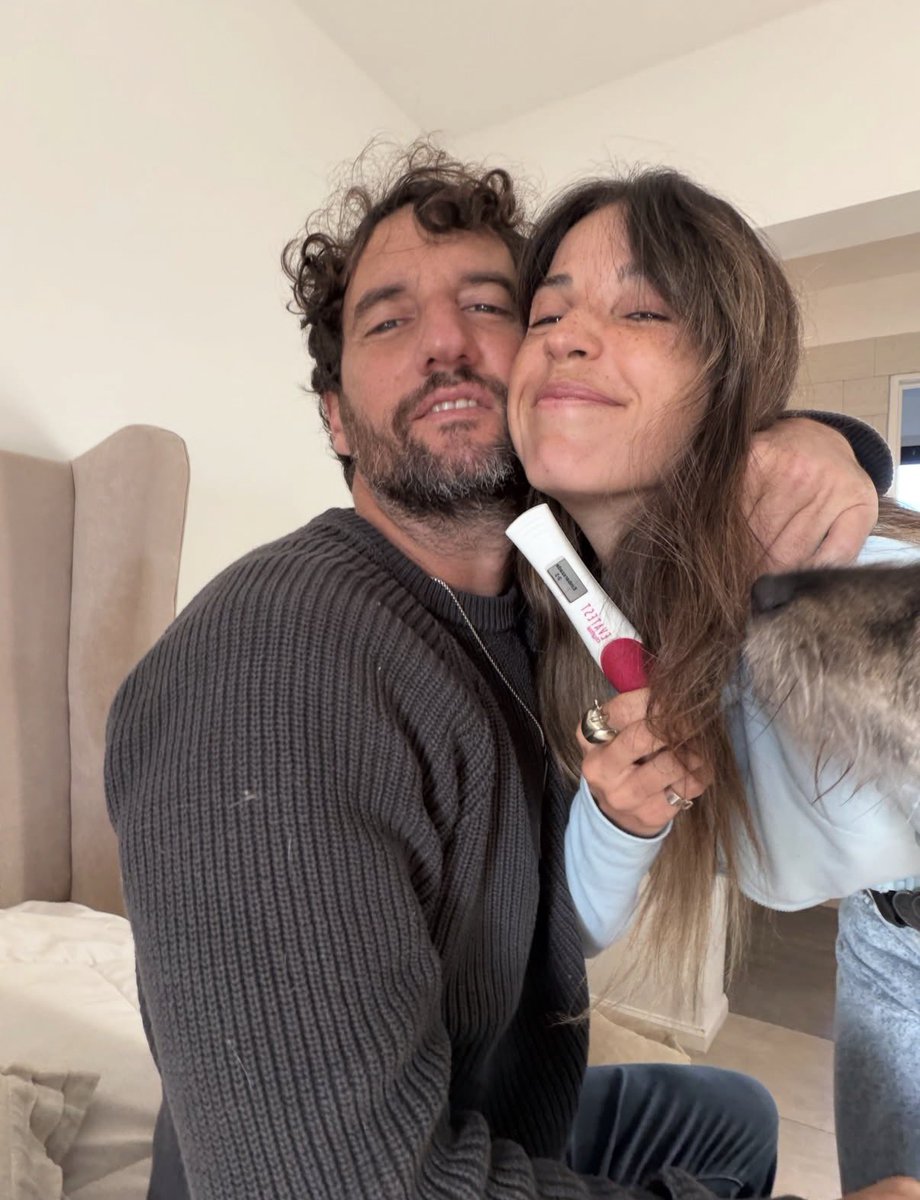 fedeebongiorno's tweet photo. 🤰 Cande Molfese está esperando su primer hijo junto a su novio, Joaquín https://t.co/C0hr6UBMb4