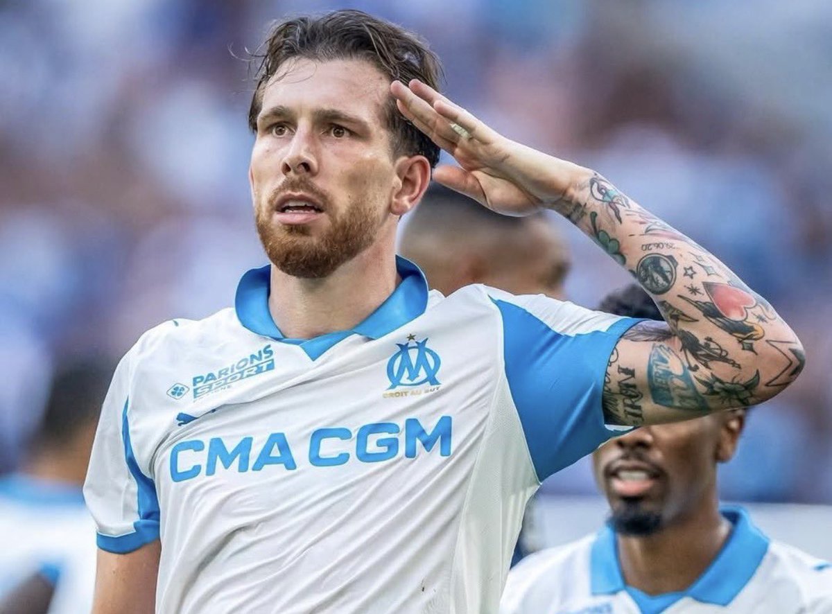 FabrizioRomano's tweet photo. 🚨⚠️ EXCLUSIVE: Pierre Emile Højbjerg’s move to Newcastle currently OFF following new talks in the recent hours.

#NUFC were prepared to pay what OM wanted but Højbjerg has decided to turn down the proposal. https://t.co/fVT5iD2XDT