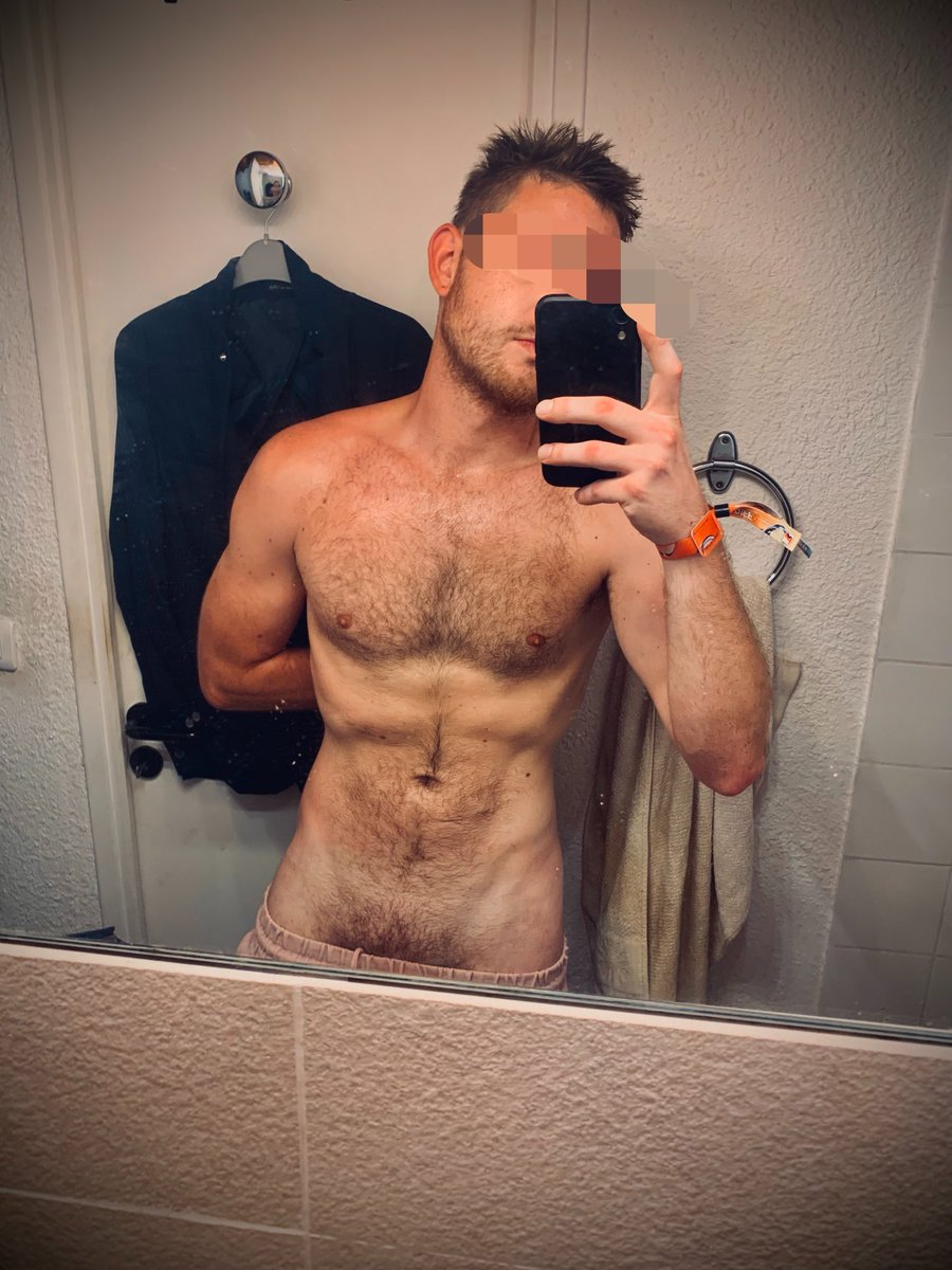 El_Oizo's tweet photo. muscle boy on duty. 🫡
🧡 if you’d bite this biceps. 

#nsfwtwt #nsfwtwtًً https://t.co/nZ6CMkivU1